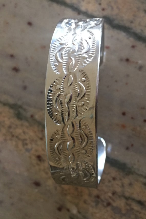 Vintage Robert Becenti sterling silver cuff bracel