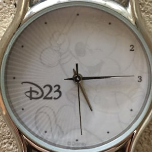 Disney D23 fan club official gift watch japan quartz unisex 33mm stainless back new premium battery runs well