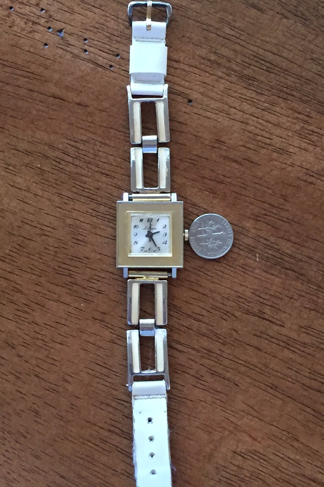 Vintage Lausanne Goldtone Ladies Mechanical Wind Watch Swiss  display picture 1