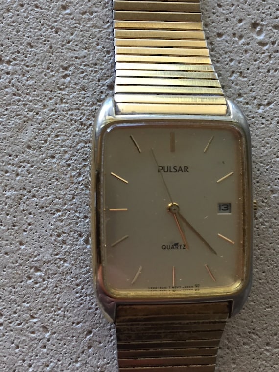 Vintage pulsar by SEIKO japan qtz mens dress watch