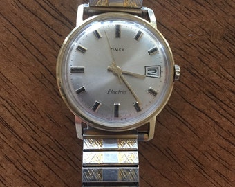 Vintage 1977 Timex Electric Women's Watch Silver Mesh