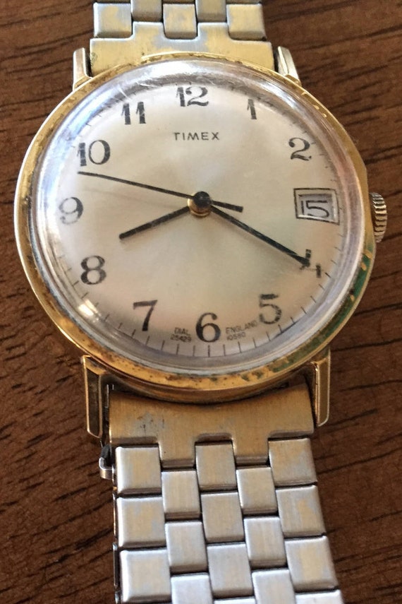 Timex vintage mens goldtone36mm w/date dial made i