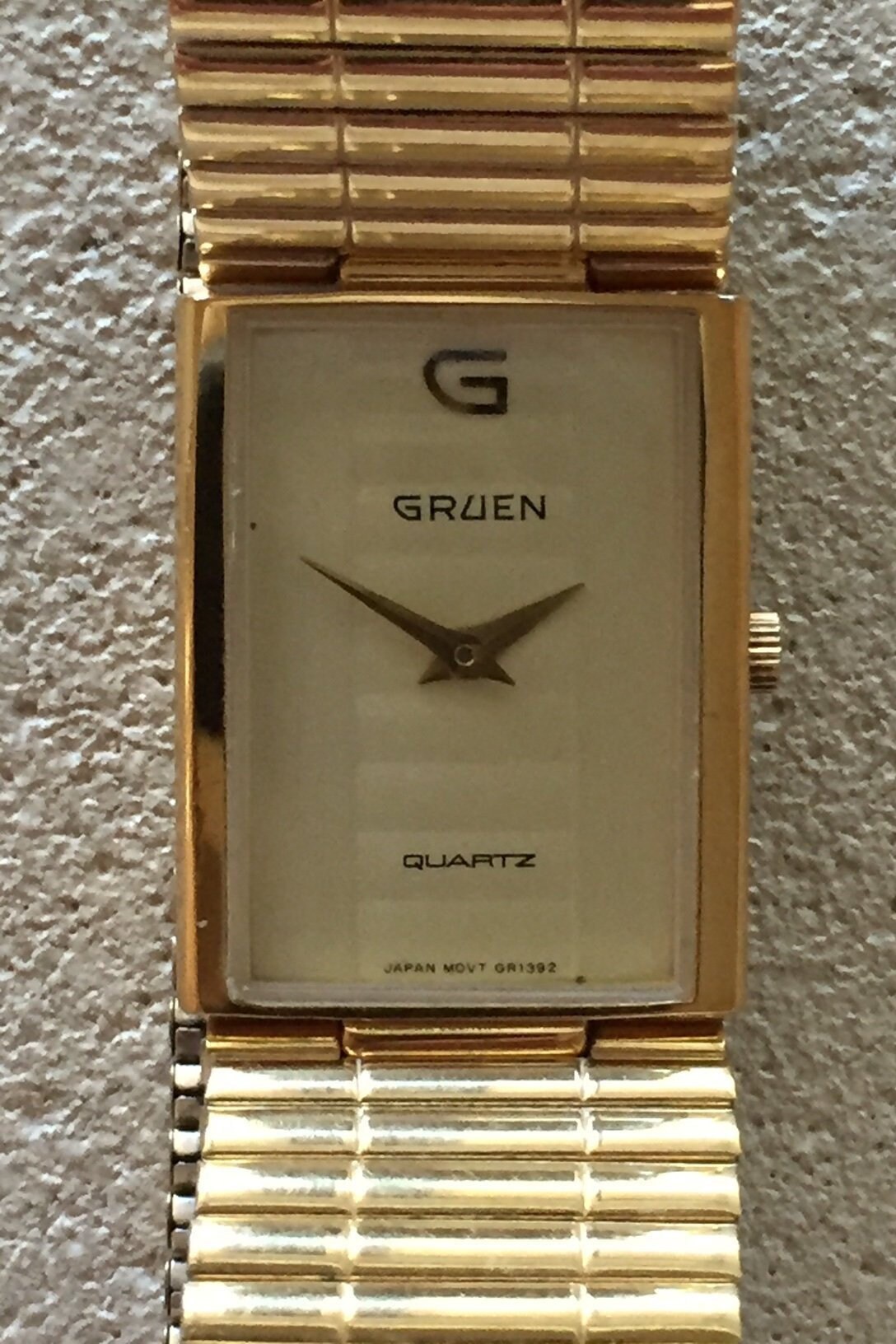Vintage GRUEN Mens Japan Qtz Dress Watch M.O.P Dial NEW