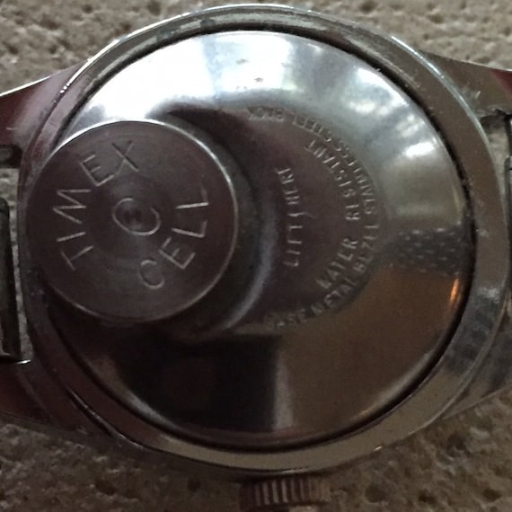 Vintage Timex Electric Navy Blue Cushion Case Quartz Watch 25mm Running Timex Cushion Wristwatches for sale | eBay main image 4