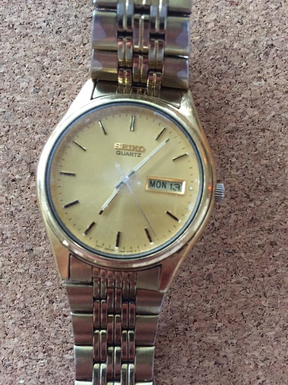 vintage時計SEIKO QUARTZ Vintage SEIKO Japan Qtz Mens Day/date New Premium Batt Original S