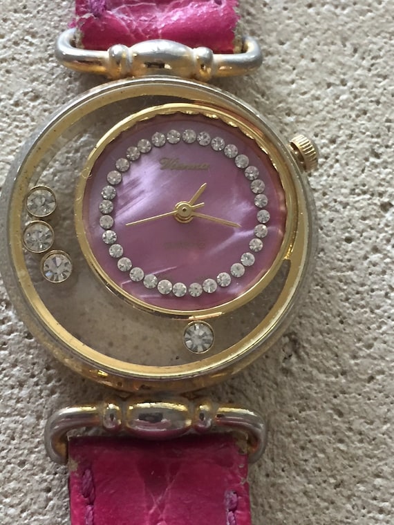 Vintage VIENNA large 30mm ladies japan qtz watch p