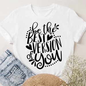 Sii la versione migliore di te svg, citazione motivazionale svg, citazione ispiratrice svg, palestra per donne svg, detto positivo svg, allenamento svg