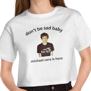 camisa cortada engraçada de Michael Cera, camiseta gráfica, presente para ela, y2k, top curto, presente engraçado, camisa legal, tops dos anos 2000, streetwear, arte cinematográfica