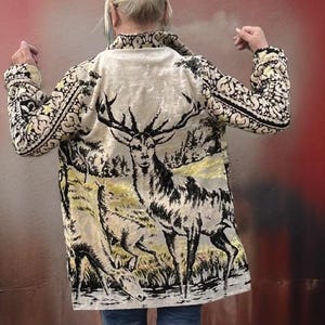 Upcycled Gobelin Jacke: Vintage Wandteppich Mantel, Boho Kleidung