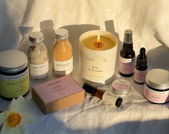 The Ultimate Pampering Gift Bundle| Spring Candles |   Gift Ideas