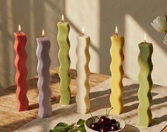 Gegolfde pilaarkaars | Valentijnsdagcadeau voor haar | Handgemaakte sojawassculptuur | Esthetische woondecoratie | Moederdagcadeau | Pastelkaars