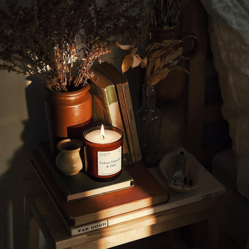 ICONESSE Candela Profumata Capo Di Noli – 150g Cera Di Soia Vegana – 26 Ore – Profumo Fruttato
