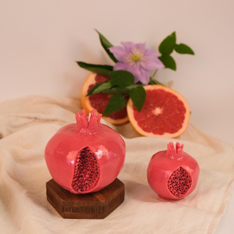 Granaatappelkaars | Granaatappel sojawas kaars | Fruitkaars | Sculpturale kaars | Handgemaakte woondecoratiekaars | Eclectische woondecoratie afbeelding 6