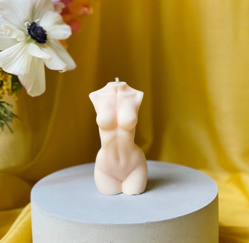 Body Candle & Shell Gift Set Birth of Venus Set Female Body Candle and Shell Soy Wax Female Body Candle Female Torso Soy Wax Candle Beige