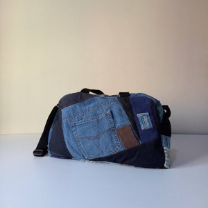 Upcycling Denim Reisetasche: Handgemachte Weekender Tasche