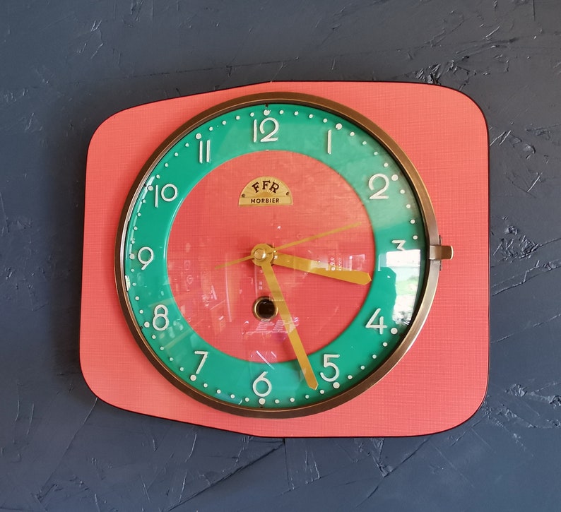 Horloge formica vintage pendule murale silencieuse FFR Morbier rouge vert image 3