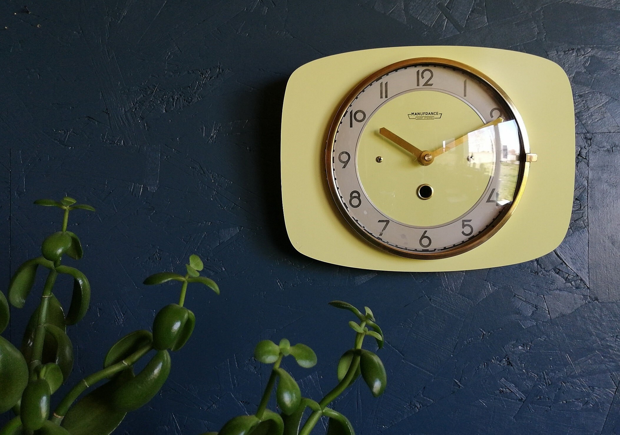 Horloge Formica Vintage Pendule Murale Silencieuse Rectangulaire Manufrance Jaune