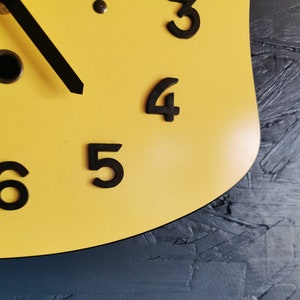 Vintage formica clock silent wall pendulum 60s Yellow image 7