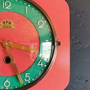 Horloge formica vintage pendule murale silencieuse FFR Morbier rouge vert image 5
