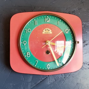 Horloge formica vintage pendule murale silencieuse FFR Morbier rouge vert image 2