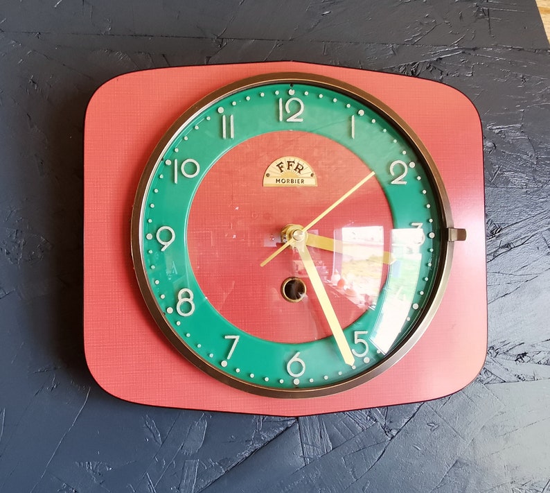 Horloge formica vintage pendule murale silencieuse FFR Morbier rouge vert image 2