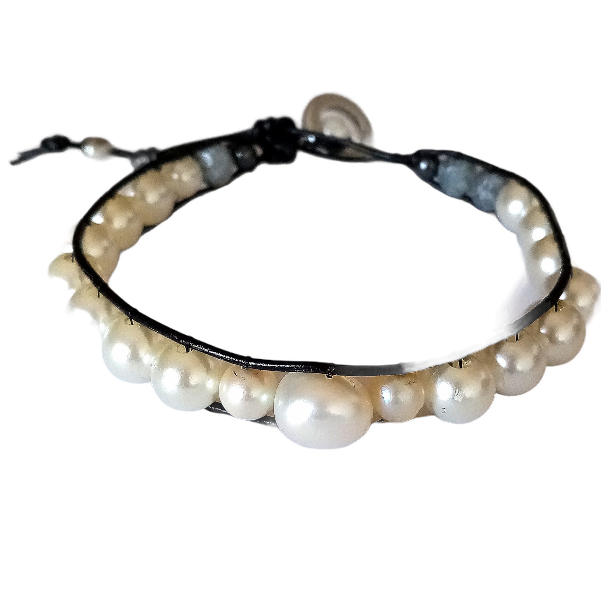 BR Chic Pearl Beaded bracelet Buy Beaded Pearl Bow Bracelet - Elegant & Stylish Jewelry  main image 4