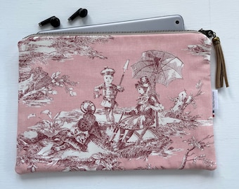 Cover for tablet, iPad or 10-inch computer in pink toile de Jouy. Tablet pouch.