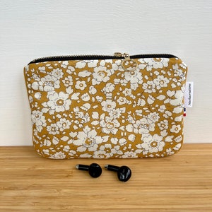 Betsy Boo Liberty-Fleecebeutel in Senfgelb. Handytasche.
