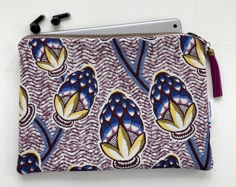 Housse molletonnée en tissu  jacquard imprimé fruits violet et bleu pour tablette , iPad ou ordinateur 10  pouces .