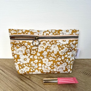Piccolo e versatile astuccio Liberty Betsy. Per trucchi, medicine o piccoli tesori quotidiani.