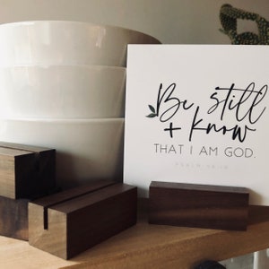 Portatarjetas de madera, soporte para tarjetas de lugar, exhibición minimalista, caballete