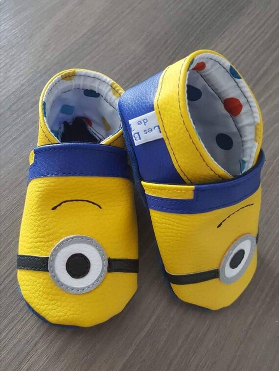 yellow pantoufles