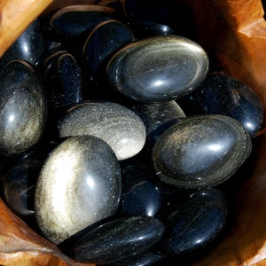 Ein Gold Glanz Obsidian Kristall Handschmeichler, auffällige Heilkristalle