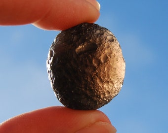 USTED ELIGE Espécimen de Pseudo Tektita de Colombianita, Piedra Rayo Cintamani, Colombia