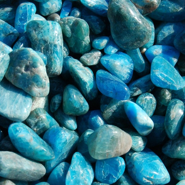 20-25pcs Blue Apatite Crystal Tumbled Stones, XS Flashy Gemmy Apatite Crystals
