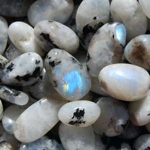 Kryształy AAA Rainbow Moonstone Tumbled Stones, GWARANTOWANY niebieski błysk