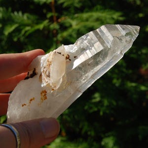 Cristal de Semente Lemuriano Colombiano: Tessin Habit Starbrary, Curador Óptico do Arco-Íris (12,7 cm)