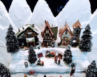 Christmas Village Snowy Mountain Background Display Lemax, Dept 56