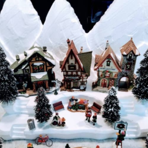 Christmas Village Snowy Mountain Background Display Lemax, Dept 56