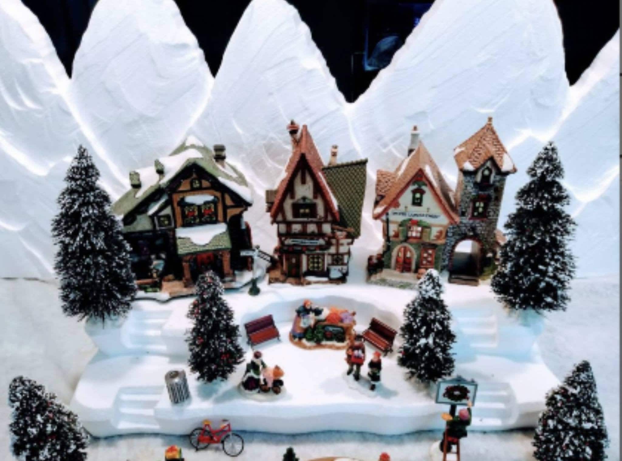 Christmas Village Snowy Mountain Background Display Lemax, Dept 56
