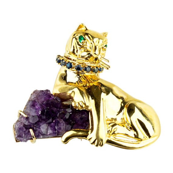 Catlog2 イエロー×ゴールド シュシュタイプMサイズ 18K Yellow Gold Cat Brooch With Geode Amethyst, Sapphire