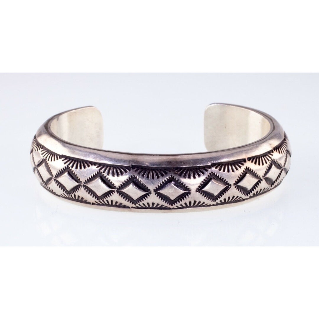 アクセサリー Navajo Triangle Bangle Sterling Tahe Navajo Thick Stamped Sterling Silver Triangle Cuff Bracelet