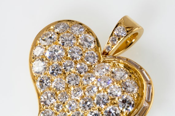 Bulgari Bvlgari 20k Yellow Gold Diamond Heart Pen… - image 8