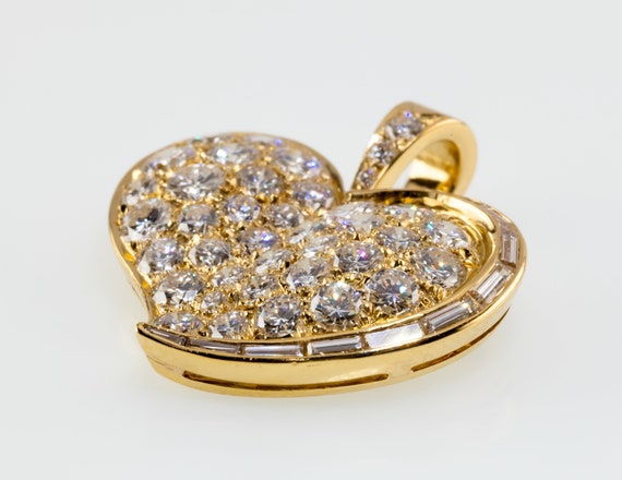 Bulgari Bvlgari 20k Yellow Gold Diamond Heart Pen… - image 7