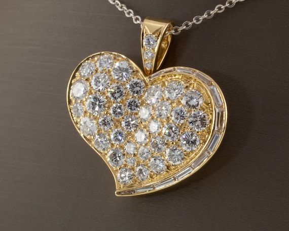 Bulgari Bvlgari 20k Yellow Gold Diamond Heart Pen… - image 1