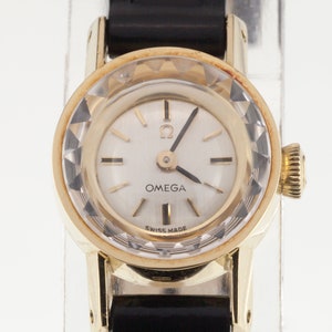 Vintage 1961 Omega 18k Gold Women&#39;s Dress Watch w/ Crystal Bezel & Black Leather Band, Ref. 580