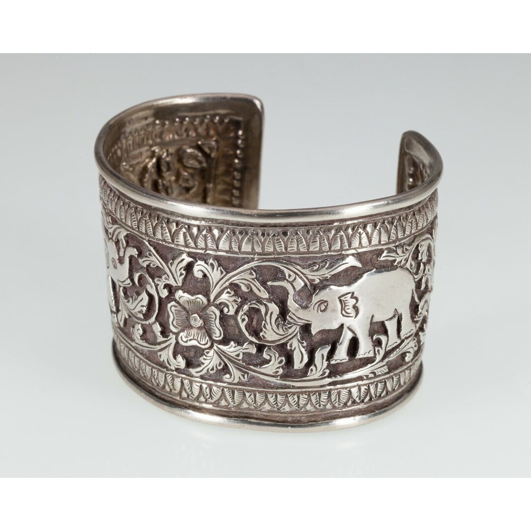 Bracciale rigido in argento sterling con elefante intagliato: regolabile, timbrato 925 - Italia