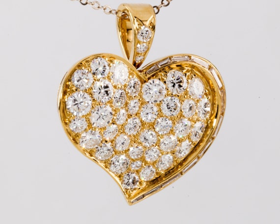 Bulgari Bvlgari 20k Yellow Gold Diamond Heart Pen… - image 4