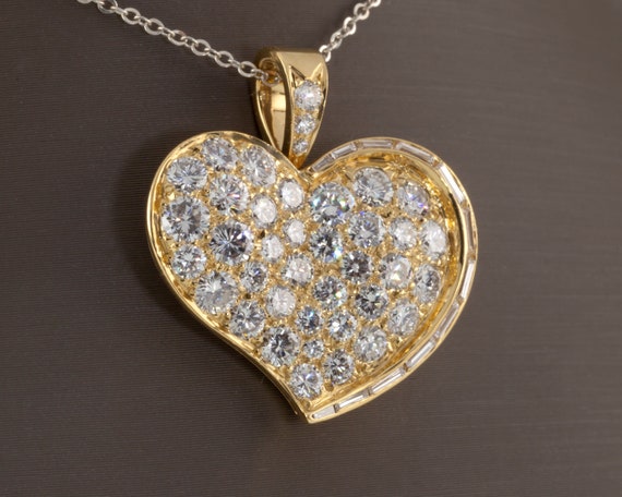 Bulgari Bvlgari 20k Yellow Gold Diamond Heart Pen… - image 2
