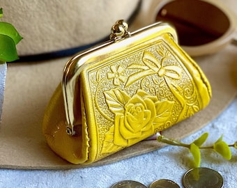 Woman Change purse • Small coin purse • Embossed leather clasp purse • old school coin purse • gift for her